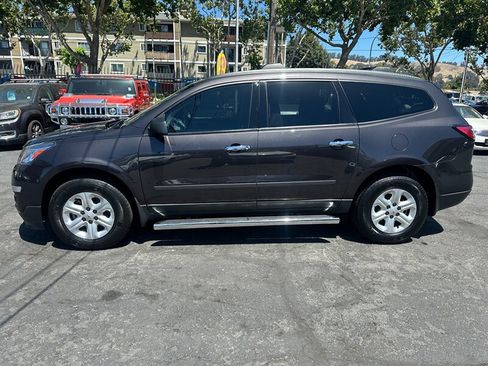 Used 2016 Chevrolet Traverse LS w/ LPO, 'HIT The Road' Package FWD image 8