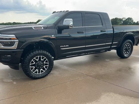 Used 2026 RAM 2500 Limited AWD/4WD image 5