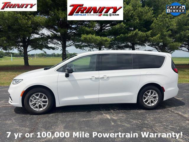 Certified 2025 Chrysler Pacifica Select FWD image 1