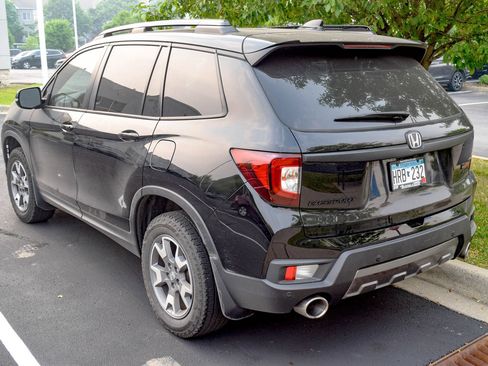 Used 2022 Honda Passport TrailSport image 7