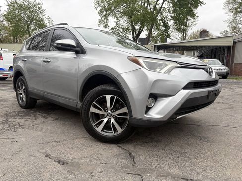 Used 2016 Toyota RAV4 XLE AWD/4WD image 2