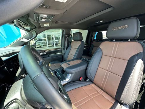 Used 2025 Chevrolet Silverado 3500 High Country w/ High Country Premium Package AWD/4WD image 24