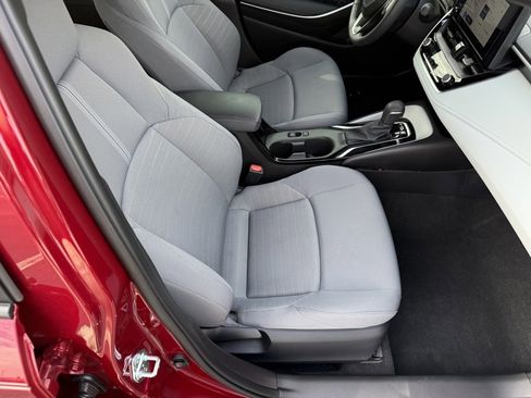 Certified 2025 Toyota Corolla SE image 38