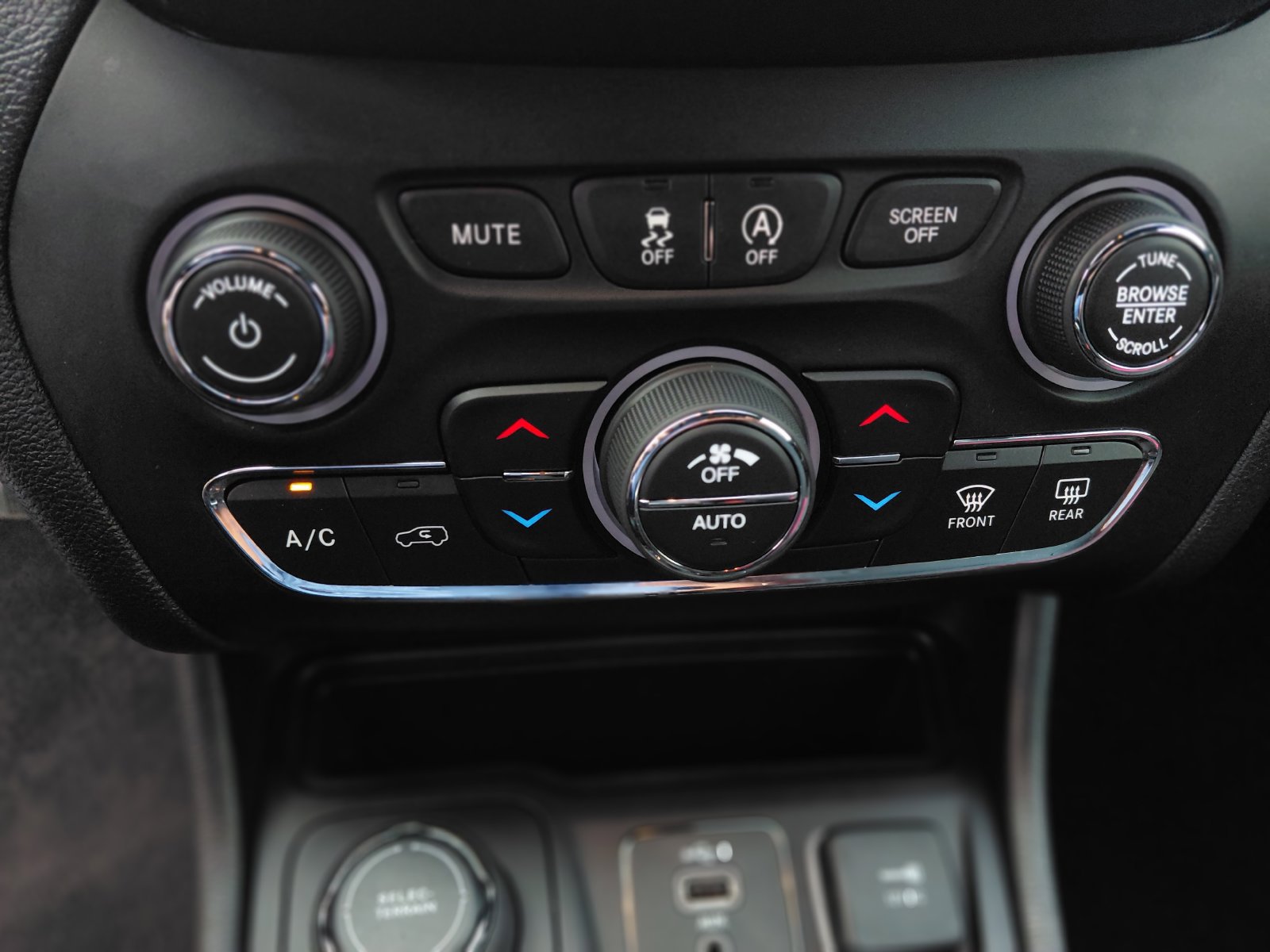 Used 2019 Jeep Cherokee High Altitude AWD/4WD image 14