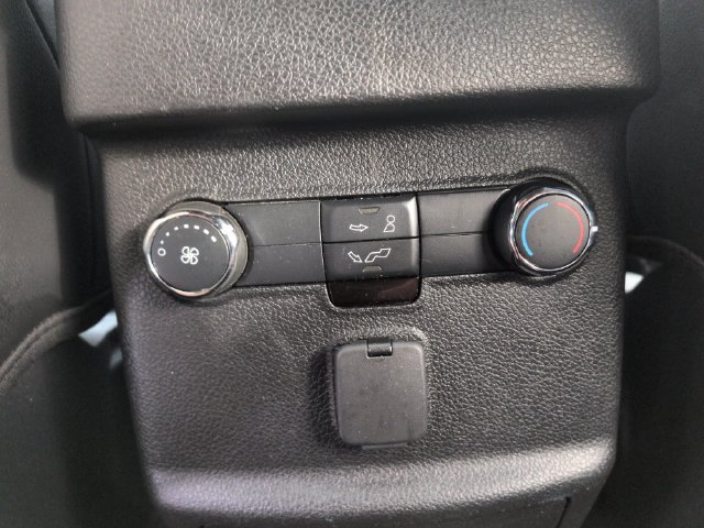 Used 2017 Ford Explorer XLT w/ Equipment Group 202A AWD/4WD image 26
