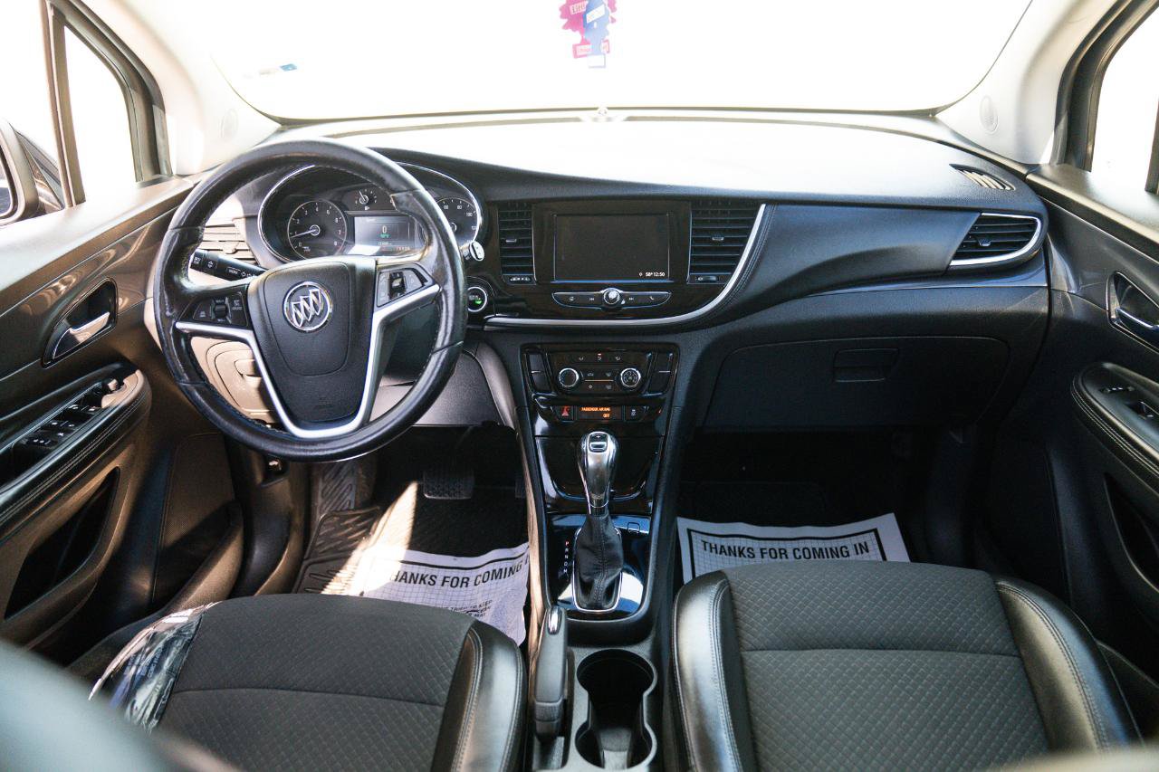 Used 2021 Buick Encore Preferred AWD/4WD image 23