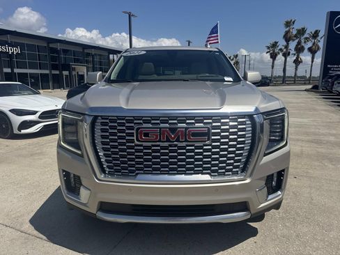 Used 2021 GMC Yukon Denali w/ Denali Premium Package image 2