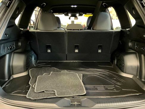 Certified 2025 Subaru Forester AWD/4WD image 33