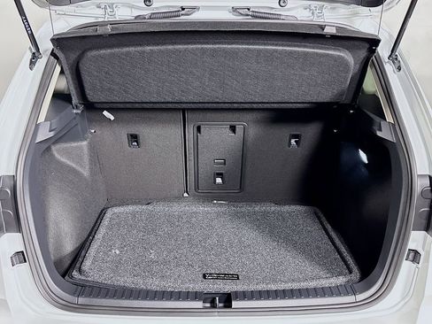 New 2025 Volkswagen Taos SE image 21