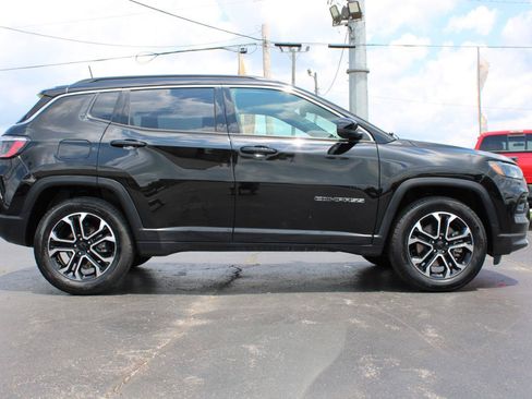 Used 2023 Jeep Compass Limited AWD/4WD image 3