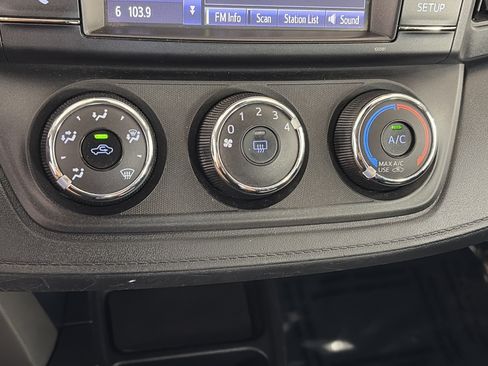 Used 2018 Toyota RAV4 LE w/ All Weather Liner Package AWD/4WD image 19