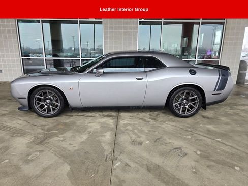 Used 2016 Dodge Challenger R/T Scat Pack w/ Leather Interior Group image 4