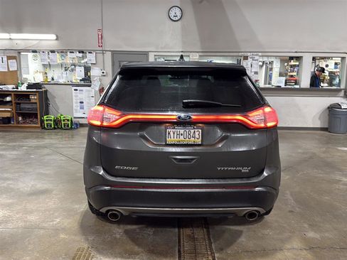 Used 2018 Ford Edge Titanium image 8