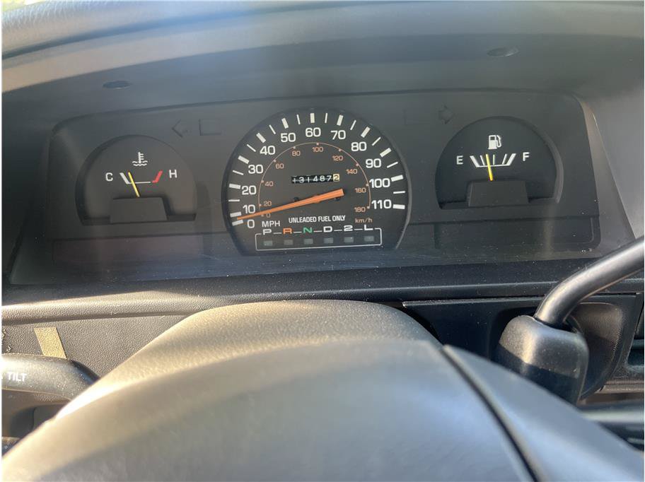 Used 1990 Toyota Pickup Deluxe RWD image 16