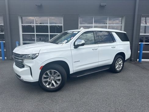 Used 2024 Chevrolet Tahoe Premier RWD image 1