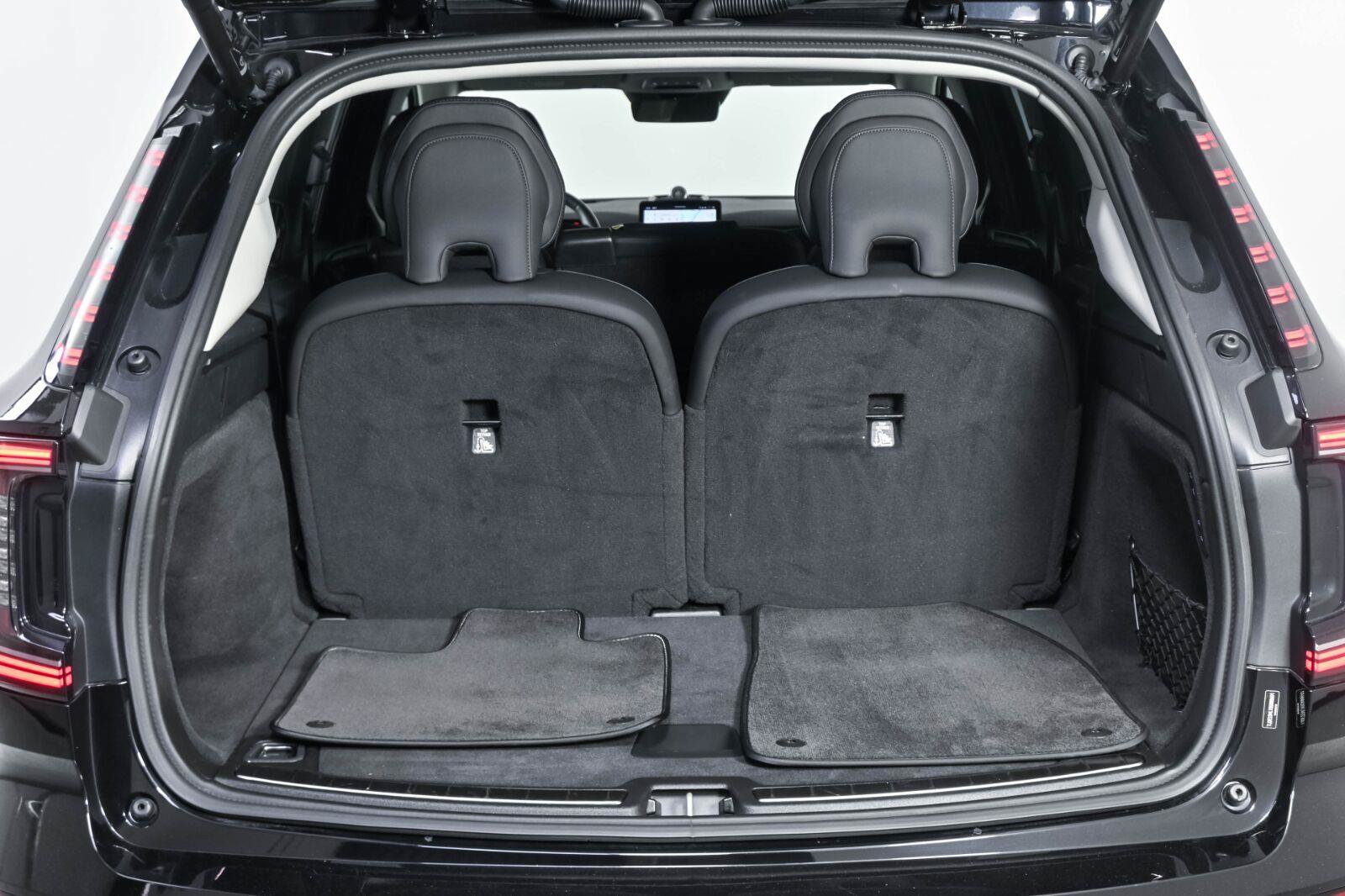 Certified 2025 Volvo EX90 Ultra AWD/4WD image 30