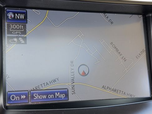 Used 2013 Lexus LX 570 4WD w/ Luxury Pkg image 23