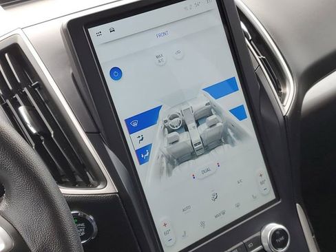 Certified 2024 Ford Edge SEL w/ Convenience Package image 20