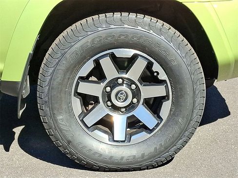 Used 2023 Toyota 4Runner TRD Off-Road Premium image 9