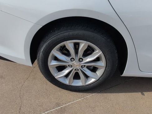 Used 2024 Chevrolet Malibu LT FWD image 3