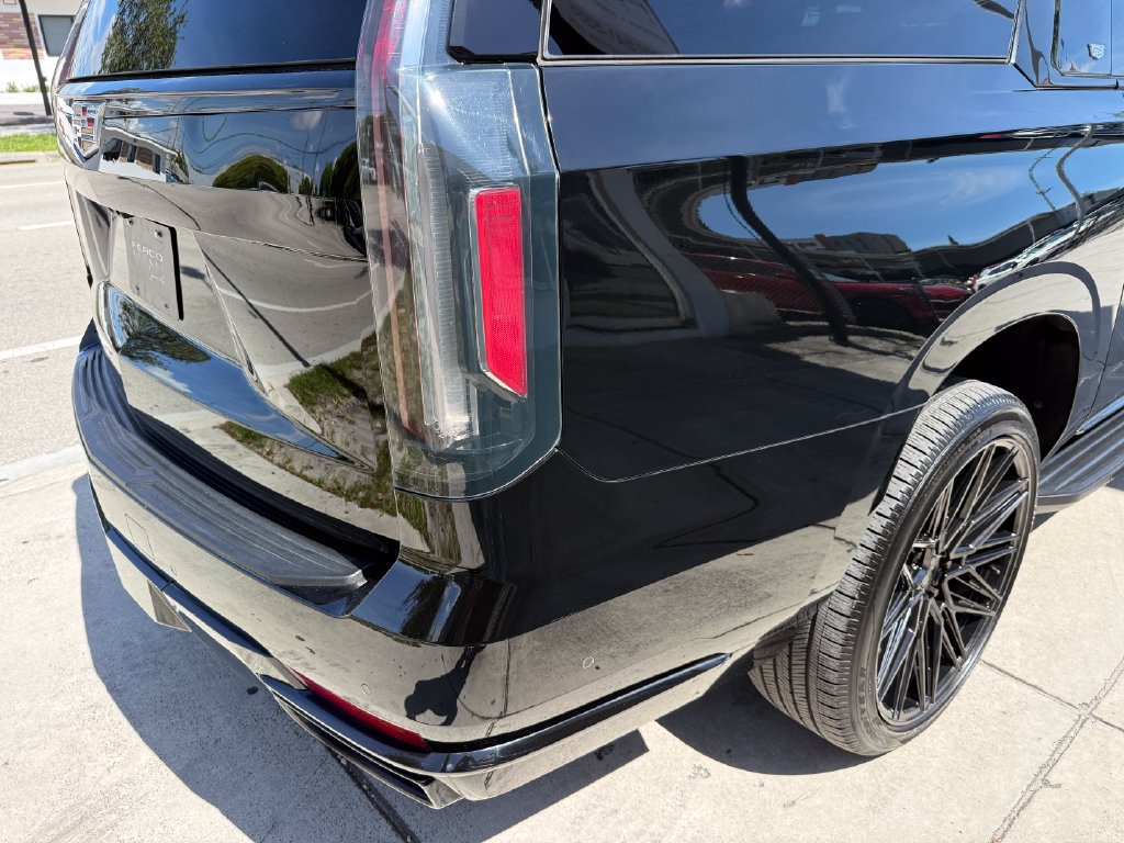 Used 2022 Cadillac Escalade ESV Sport RWD image 25