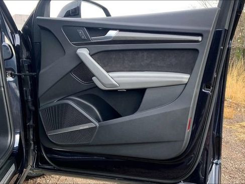 Used 2019 Audi SQ5 Prestige w/ Prestige Package image 27