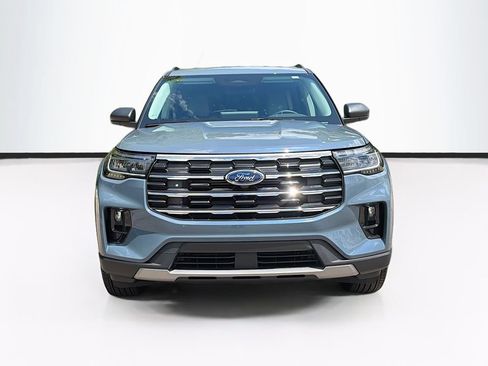 Used 2026 Ford Explorer Active w/ Active Comfort Package AWD/4WD image 2