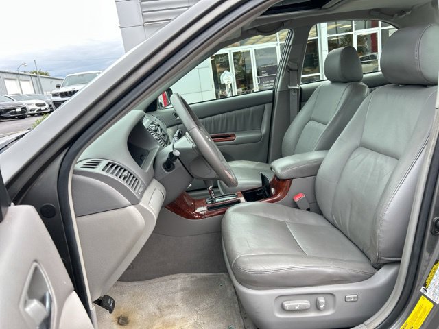 Used 2005 Toyota Camry XLE w/ VSC & Side Airbag Pkg FWD image 29