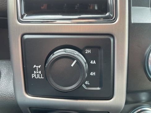 Used 2019 Ford F150 Platinum w/ Equipment Group 701A Luxury image 11