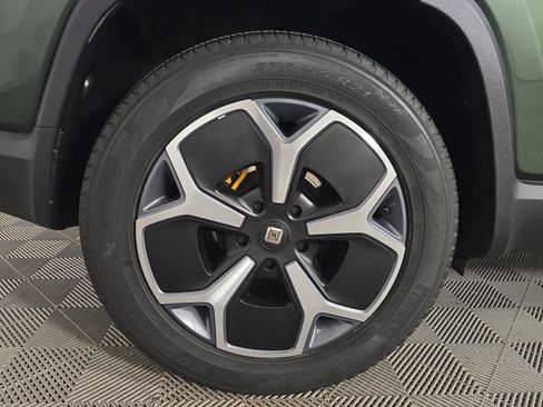 Used 2024 Rivian R1S Adventure AWD/4WD image 11