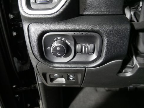 Used 2022 RAM 1500 Laramie w/ Trailer Tow Group AWD/4WD image 26