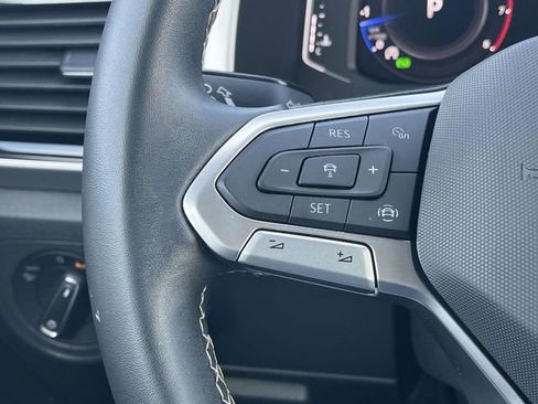 Used 2022 Volkswagen Atlas Cross Sport SE image 27