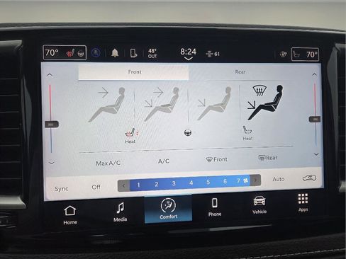 Used 2024 Chrysler Pacifica Touring-L image 15