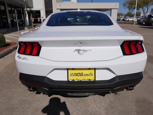 Certified 2025 Ford Mustang Coupe image 5