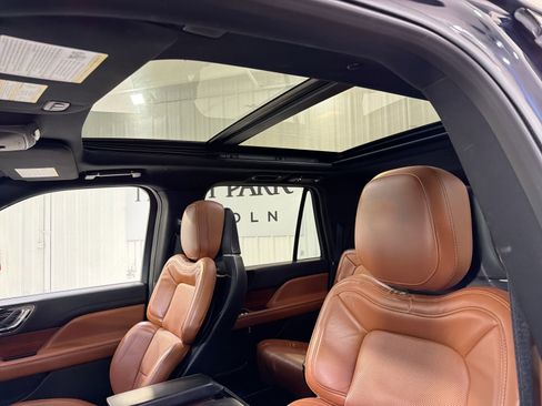 Used 2021 Lincoln Navigator L Reserve image 24