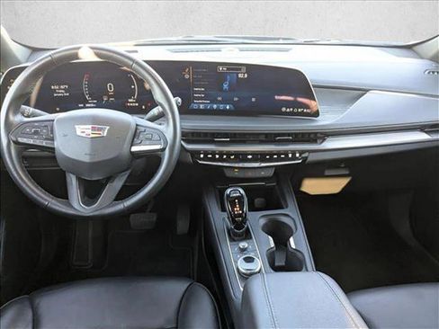 Used 2025 Cadillac XT4 Premium Luxury image 18