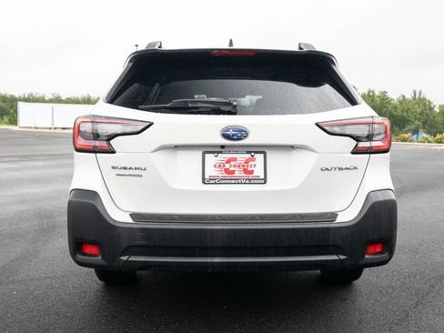 Used 2023 Subaru Outback Premium image 5