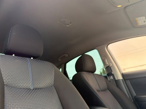Used 2018 Nissan Sentra SR w/ Technology Package FWD image 17