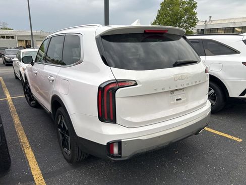 Used 2023 Kia Telluride EX w/ EX Captain's Chair Package AWD/4WD image 8