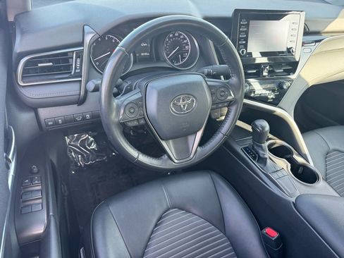 Used 2024 Toyota Camry SE image 19
