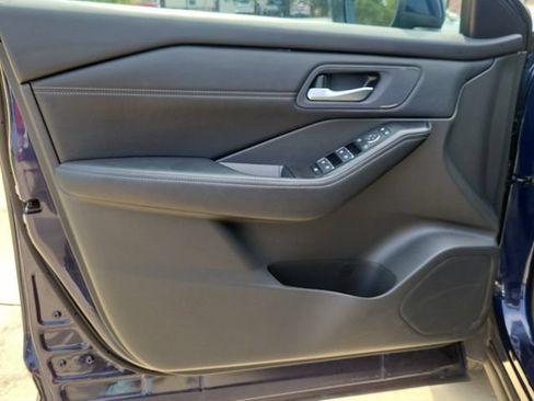 Used 2026 Nissan Rogue SL FWD image 14