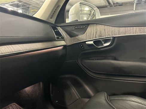 Certified 2023 Volvo XC90 B6 Ultimate w/ Protection Package Premier image 18