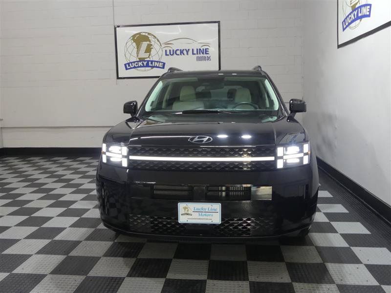 Used 2024 Hyundai Santa Fe Calligraphy AWD/4WD image 2