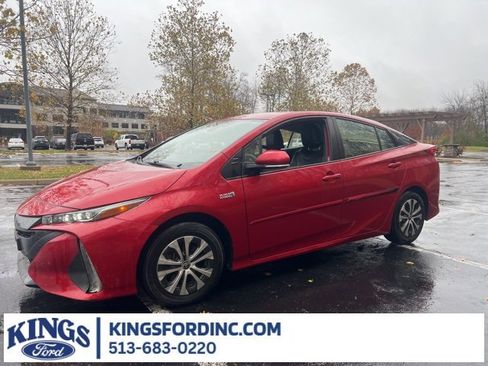 Used 2021 Toyota Prius Prime LE image 1