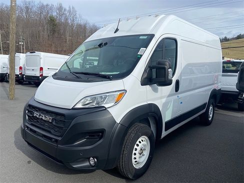 Used 2024 RAM ProMaster 2500 w/ Safety Group image 12