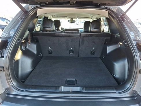 Certified 2019 Jeep Cherokee Latitude Plus w/ Comfort/Convenience Group image 34