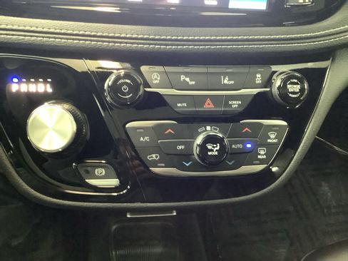 New 2026 Chrysler Pacifica Select w/ S Appearance Package FWD image 20