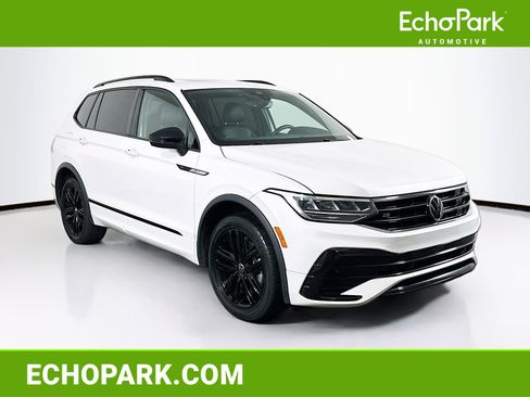 Used 2022 Volkswagen Tiguan SE R-Line FWD image 1