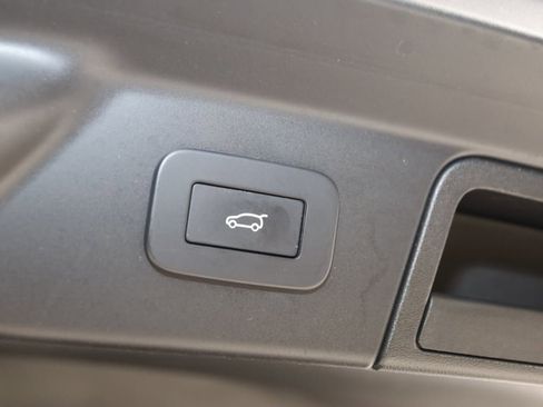 Used 2023 Land Rover Range Rover Velar R-Dynamic S image 53