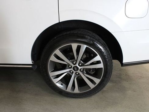 Used 2020 Ford Expedition Limited w/ Equipment Group 302A AWD/4WD image 29